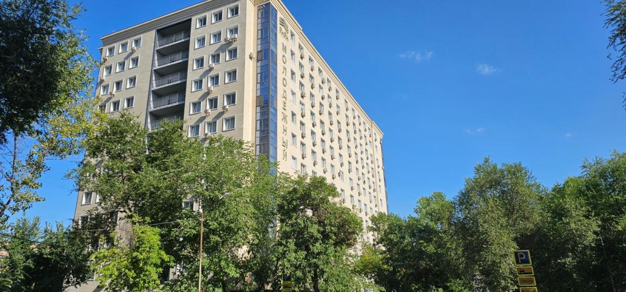 One Bedroom Apartment Next To Arbat In The Heart Of Ałma Ata Zewnętrze zdjęcie