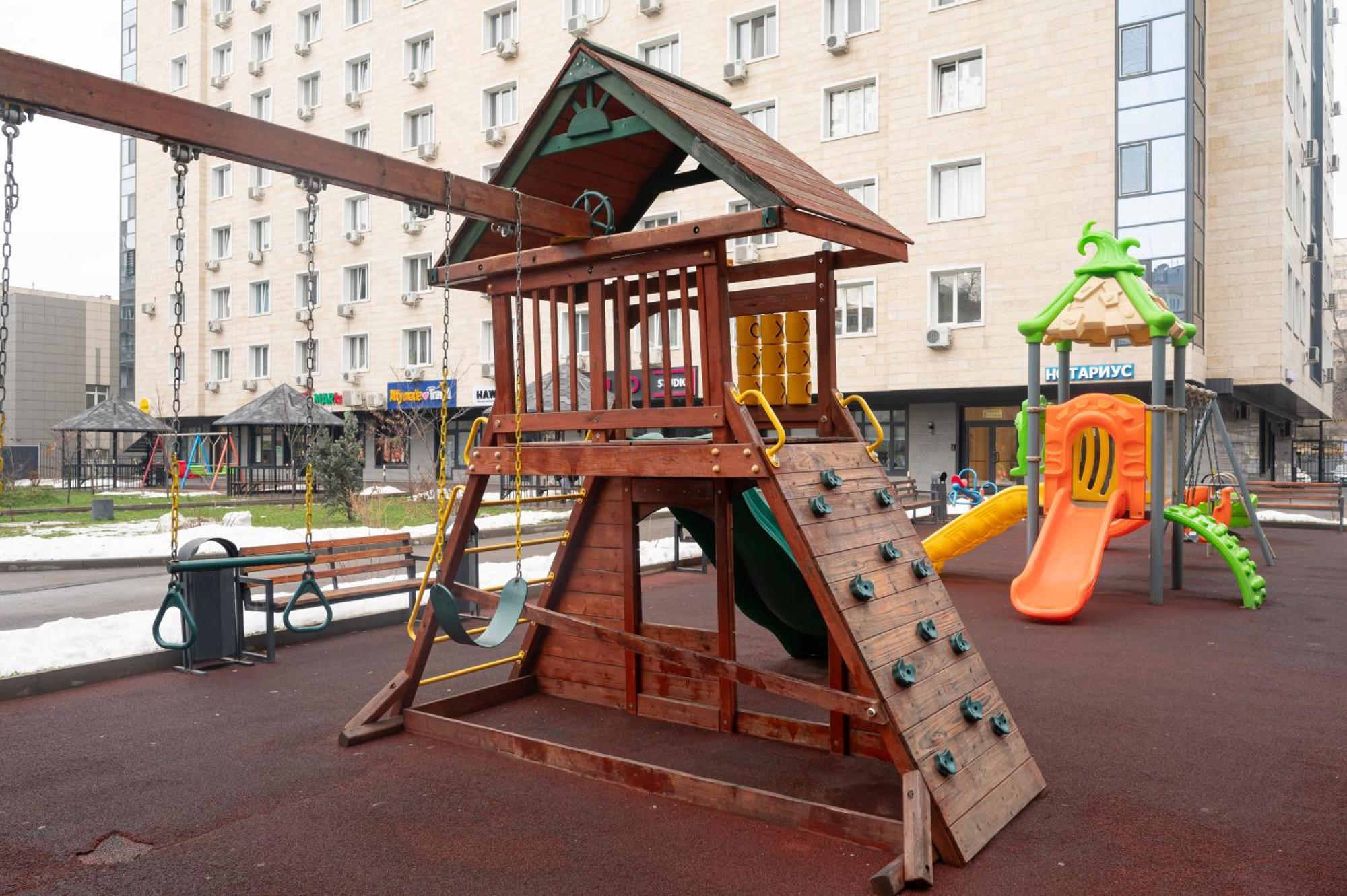 One Bedroom Apartment Next To Arbat In The Heart Of Ałma Ata Zewnętrze zdjęcie