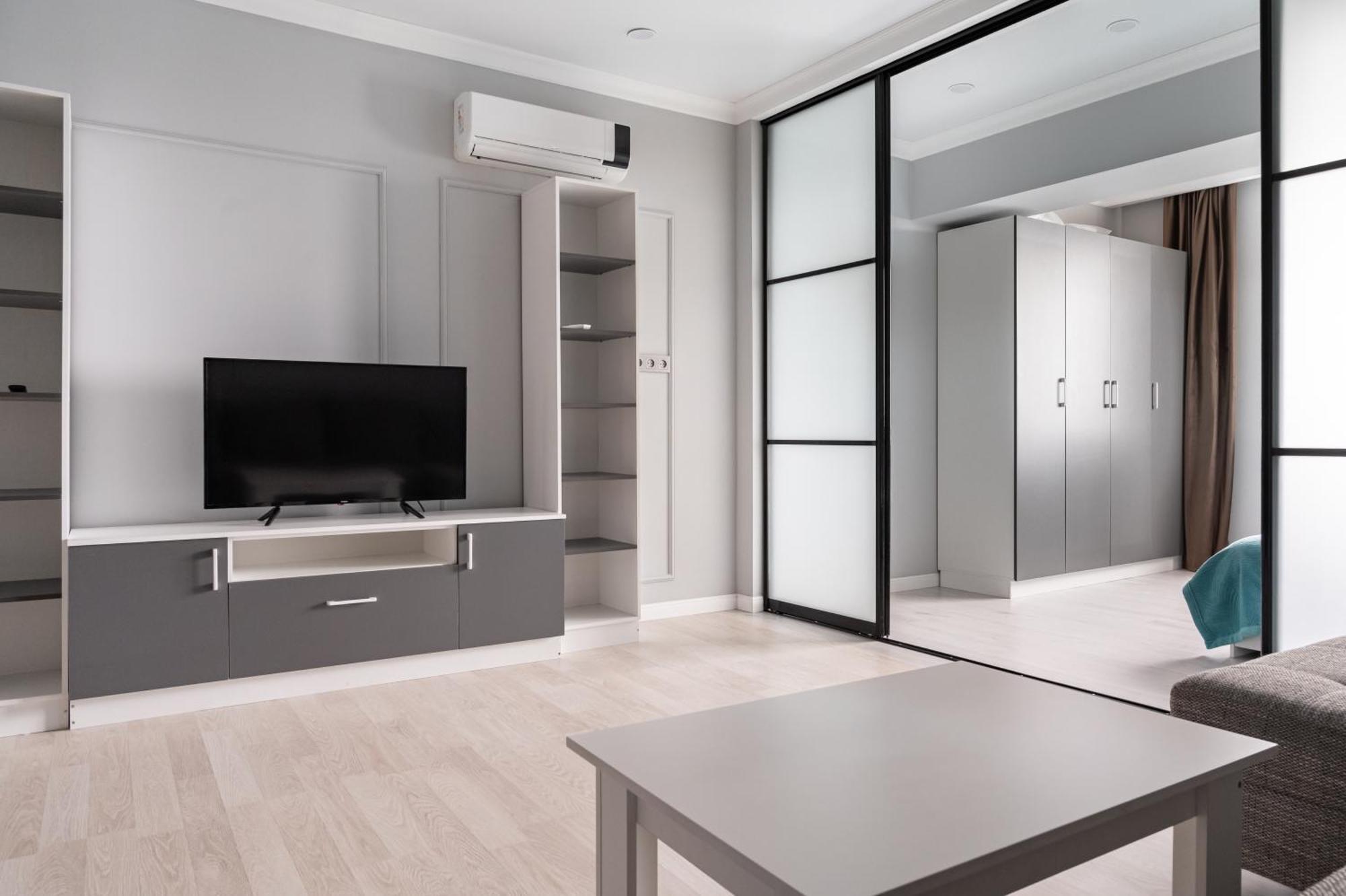 One Bedroom Apartment Next To Arbat In The Heart Of Ałma Ata Zewnętrze zdjęcie